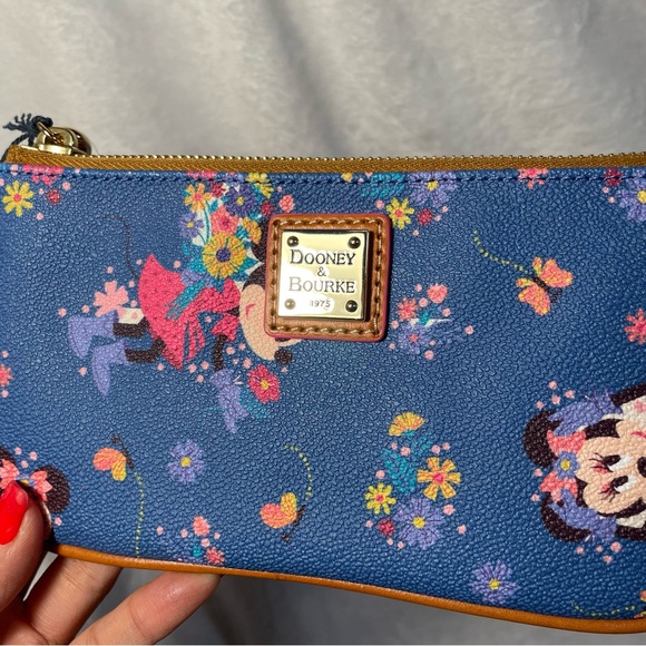 Epcot International Flower & Garden Festival 2021 Dooney & Bourke Wristlet NWT - Picture 4 of 8